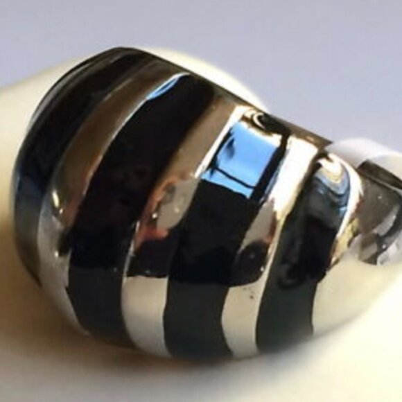 Stainless Steel Stripes Cocktail Ring Size 8 9 10 Silver Black Enamel Dome - Picture 7 of 9